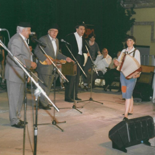 Attenti a quei due: Scenetta i cantastorie con Beppe Buzzi, Peppino Malacalza, Maurizio Mangiarotti, Claudia Buzzi